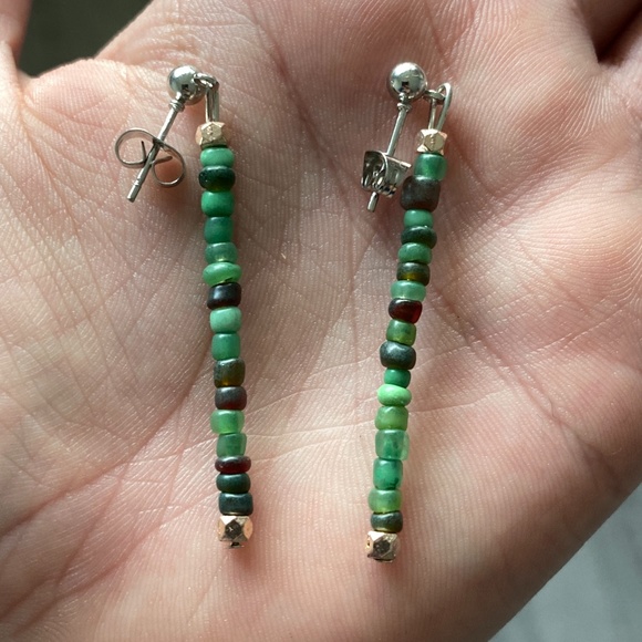 FREE WITH PURCHASE Handmade stud earrings - Picture 3 of 5